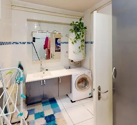 Appartement T3 Tout Confort,gare,tram,tout Commodite .